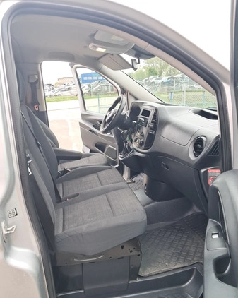 Mercedes-Benz Vito cena 79950 przebieg: 240600, rok produkcji 2017 z Wolbórz małe 277